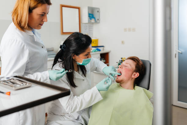 Best Emergency Denture Repair in Niagara, WI